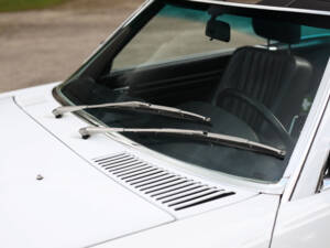 Image 68/85 of Mercedes-Benz 560 SL (1986)