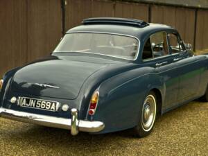 Image 10/50 of Bentley S 3 Continental Flying Spur (1963)