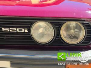 Image 3/10 de BMW 520i (1976)