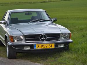 Image 5/6 de Mercedes-Benz 500 SLC (1981)