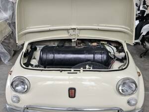 Image 27/43 of FIAT 500 L (1972)