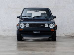 Immagine 2/32 di Volkswagen Golf Mk I GTD 1.6 (1983)