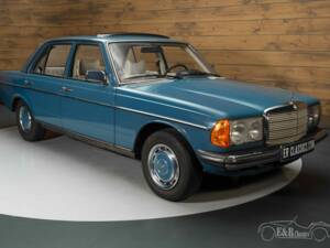 Imagen 1/5 de Mercedes-Benz 200 (1976)