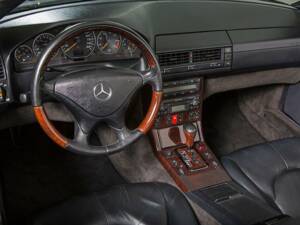 Bild 16/20 von Mercedes-Benz SL 320 (2000)