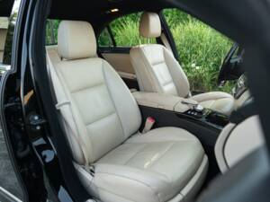 Immagine 28/50 di Mercedes-Benz S 350 CDI BlueEFFICIENCY L (2011)