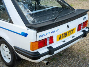 Image 33/50 of Ford Escort XR3i (1983)