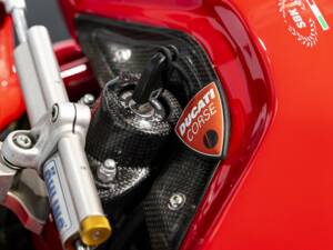 Bild 23/40 von Ducati DUMMY (2004)