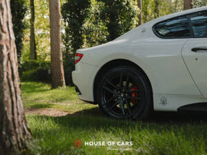 Image 21/48 of Maserati GranTurismo Sport (2013)