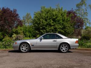 Image 8/50 of Mercedes-Benz SL 320 &quot;Mille Miglia&quot; (1995)