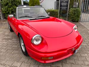 Image 16/37 of Alfa Romeo 1.6 Spider (1984)