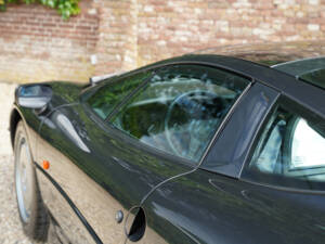 Image 30/50 of Jaguar XJ 220 (1993)