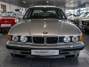 Image 3/17 of BMW 730i (1993)