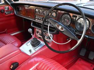 Image 4/50 of Jaguar XJ 6 4.2 (1971)