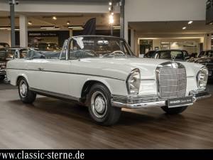 Image 7/15 de Mercedes-Benz 220 SE b (1963)
