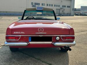 Image 25/54 of Mercedes-Benz 280 SL (1968)