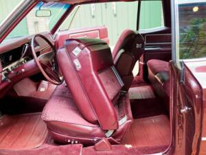 Bild 174/200 von Cadillac Coupe DeVille (1968)