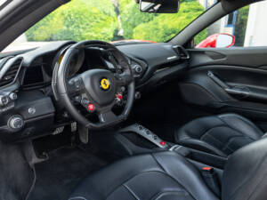 Immagine 33/85 di Ferrari 488 GTB (2015)