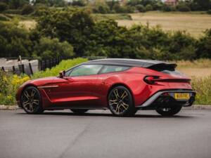 Image 12/48 of Aston Martin Vanquish Zagato Shooting Brake (2019)