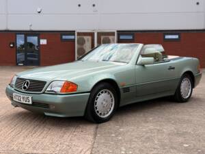 Afbeelding 13/15 van Mercedes-Benz 500 SL (1990)