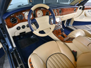 Image 14/29 of Bentley Arnage Le Mans (2001)