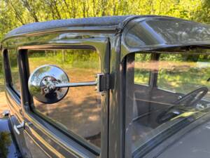 Image 13/28 of Ford Model A Tudor Sedan (1931)