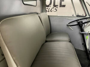 Image 20/24 of Volkswagen T1 panel van (1967)