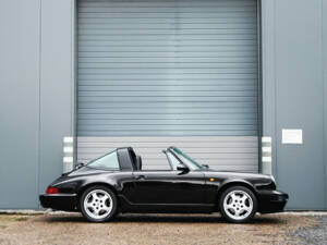 Image 31/57 of Porsche 911 Carrera 4 (1992)