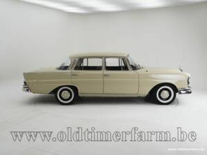 Imagen 6/15 de Mercedes-Benz 220 S b (1960)