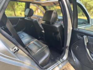 Image 28/36 of Mercedes-Benz C 43 AMG T (1998)