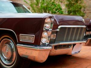 Bild 93/200 von Cadillac Coupe DeVille (1968)