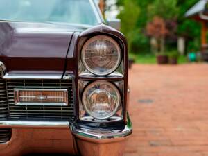 Bild 80/200 von Cadillac Coupe DeVille (1968)