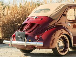 Image 33/50 of Renault 4 CV Decapotable (1957)