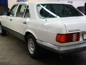 Image 6/33 of Mercedes-Benz 500 SEL (1984)