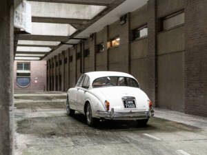 Image 37/43 de Jaguar Mk II 3.4 (1966)