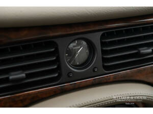 Image 16/32 of Jaguar XJ6 3.2 Executive (1997)