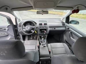 Image 17/25 of Volkswagen Touran 1.4 TSI (2004)