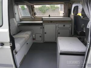 Immagine 36/64 di Volkswagen T3 Westfalia Joker 1.6 TD (1989)