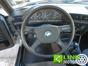 Imagen 2/10 de BMW 318i (1989)