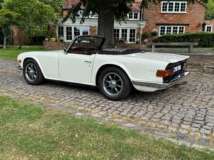 Image 11/30 of Triumph TR 6 PI (1970)