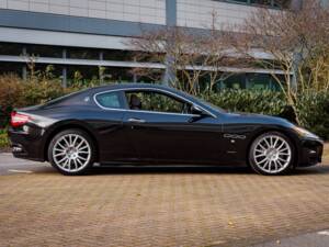 Image 4/8 of Maserati GranTurismo S (2009)