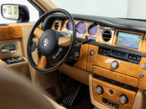 Image 14/40 of Rolls-Royce Phantom VII (2005)