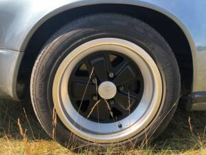 Image 28/50 of Porsche 911 Carrera 3.2 (1984)