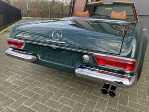 Image 29/37 of Mercedes-Benz 280 SL (1970)