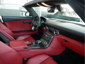 Immagine 11/30 di Mercedes-Benz SLS AMG Roadster (2012)