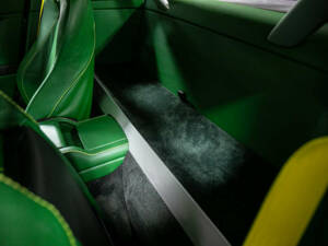 Immagine 25/43 di Aston Martin V8 Vantage (2010)
