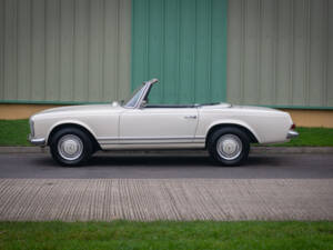 Image 3/29 of Mercedes-Benz 230 SL (1965)