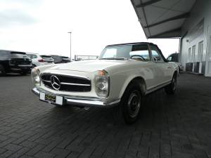 Image 3/26 of Mercedes-Benz 280 SL (1968)