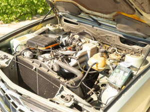 Image 61/63 of BMW 528i (1984)