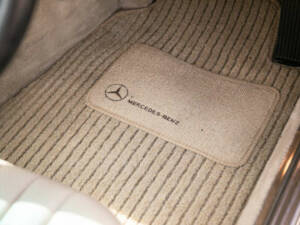 Afbeelding 23/50 van Mercedes-Benz 300 SL (1989)