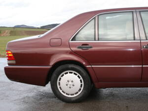 Image 13/69 de Mercedes-Benz 500 SE (1992)